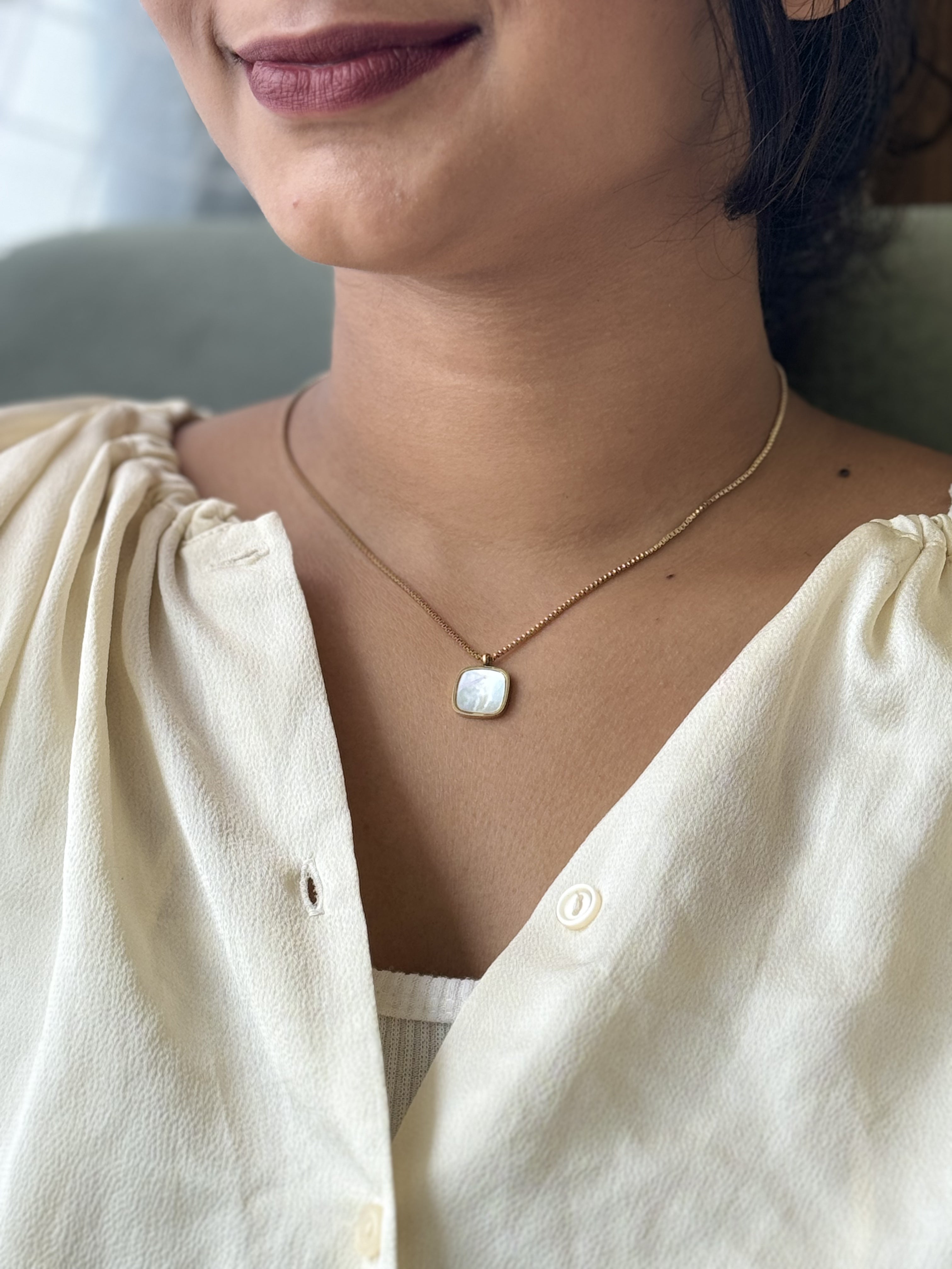 Alora Chain